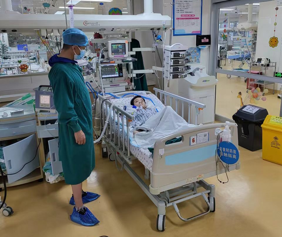 大连跨省救护车出租公司